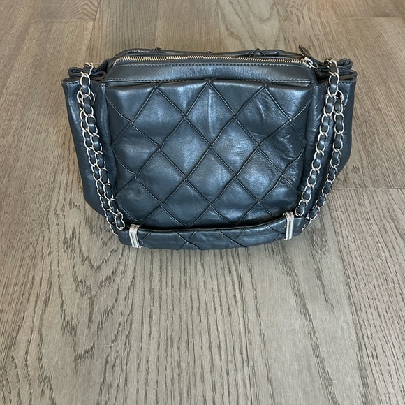 Chanel shoulder bag - Picture 2 of 5